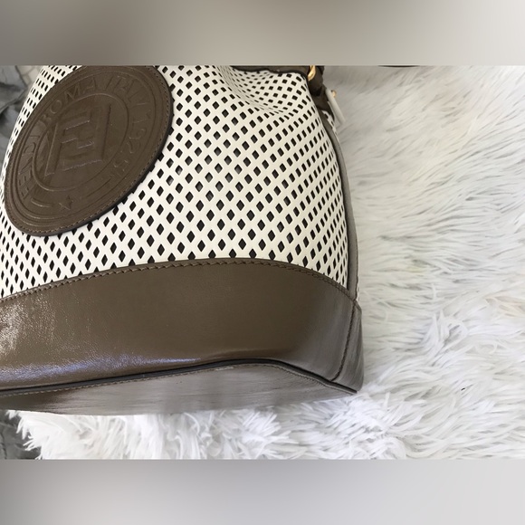 Fendi Mon Tresor Mini Bucket Bag. - Picture 8 of 16